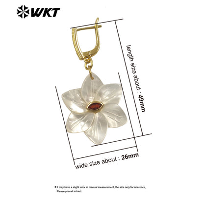 WT-MPE181 Elegant Style Colorful Zircon And Natural Shell Hand Carved Flower Shape Pendant Earrings As Lady Trendy Jewelry