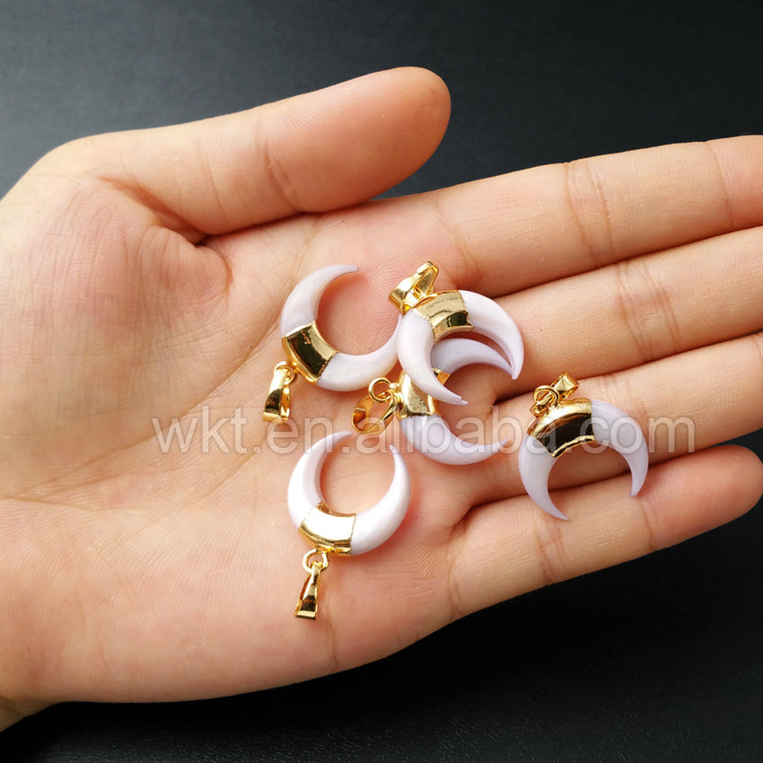 WT-P960 20mm Lovely Wholesale Shell Pendant,Fashion Natural Crescent White Shell Pendant With Gold Plated Bail for Necklace