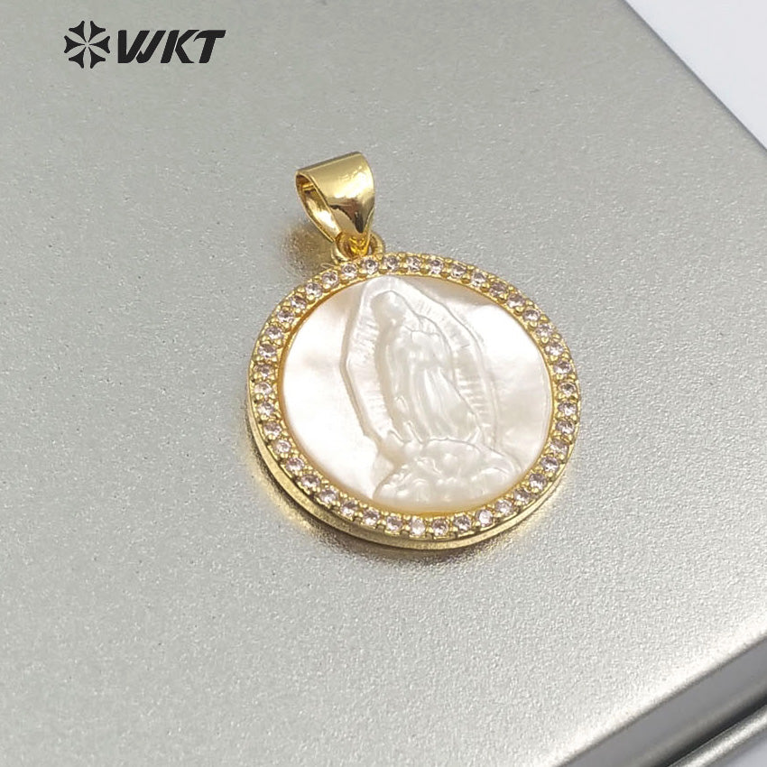 WT-MP112 Virgin Lady of Guadalupe Vogue Pendant Natural White Shell With Dainty Crave Round Shape Cubic Zircon Pave Pendant