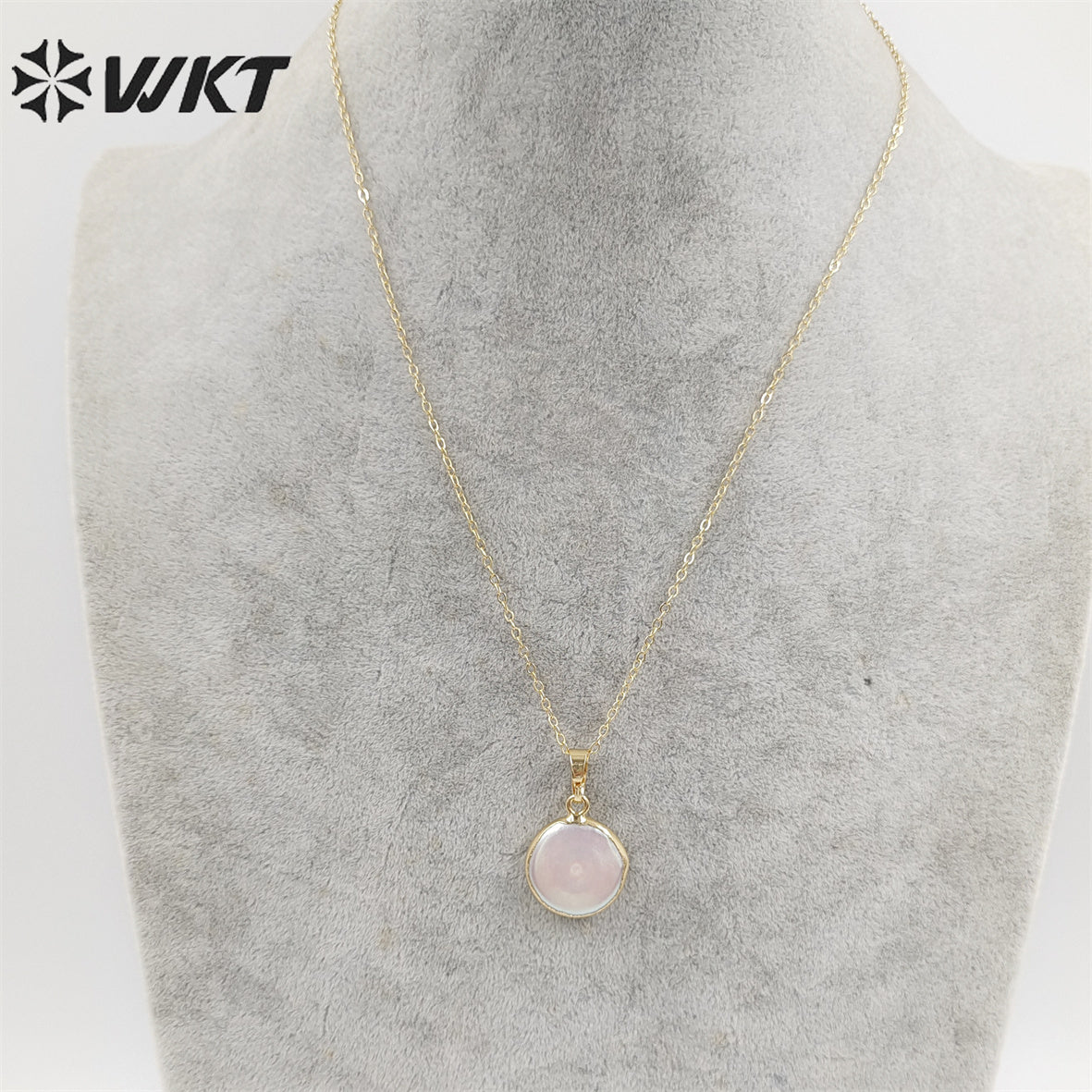 WT-N507 Wholesale Fancy Natural Freshwater Pearl Necklace Gold Dipped Round Pearl Necklace Coin Shape Pearl Charm Necklace