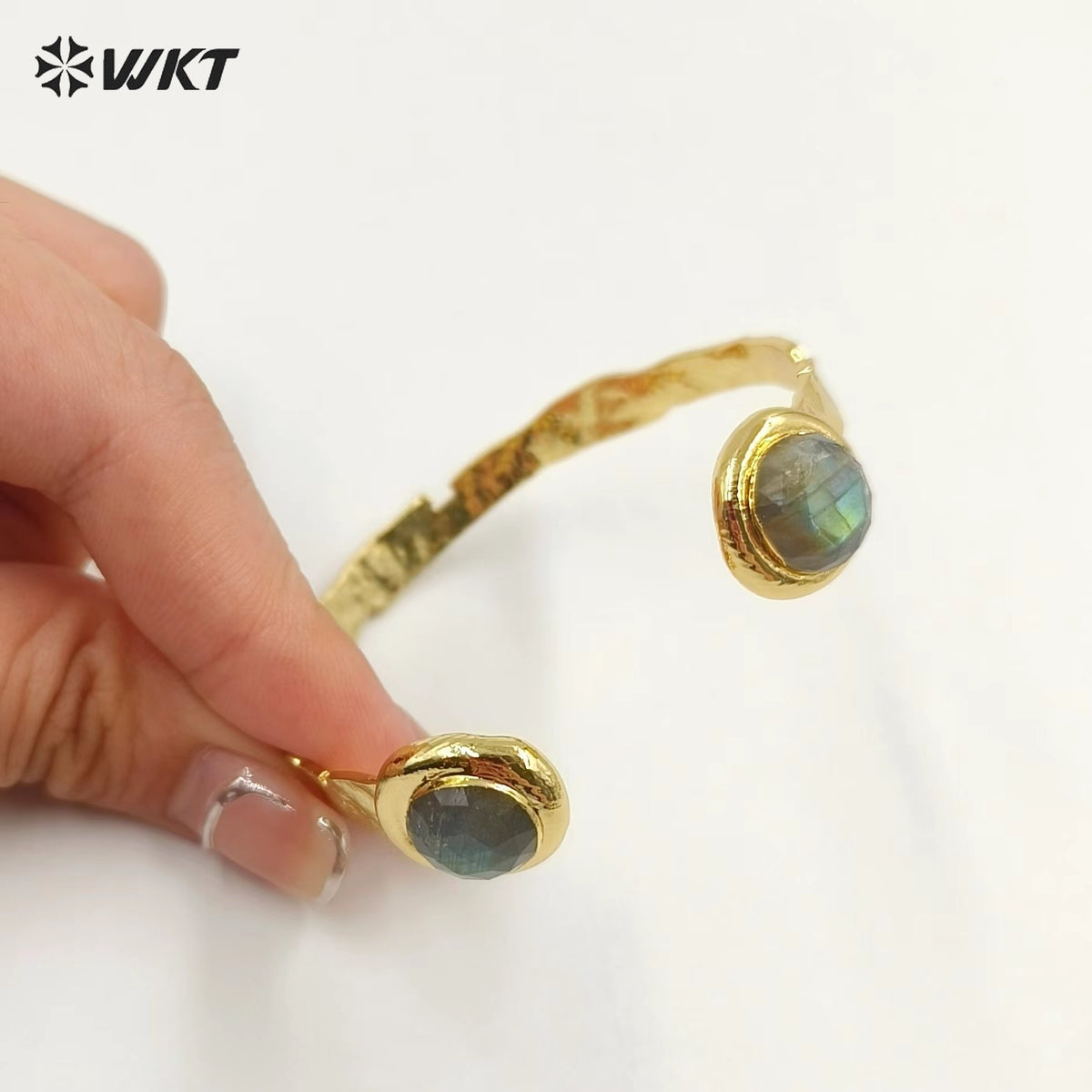 WT-B650 Newest Design Fashion 18K Real Gold Plated Resist Tarnishable Double Round Labradorite Stone Open Size Women Bangle