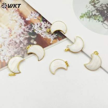 WT-P1137 New Arrival Wholesale High Quality Pure Pearl Moon Pendant with 18K Gold Chic Generous for Gift