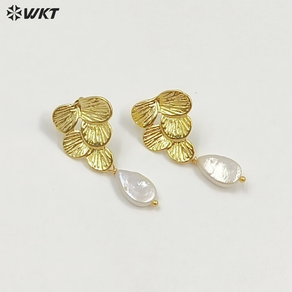 WT-MPE167 Exquisite Modern Style 18K Gold Electroplated Natural Freshwater Pearl Ladies Earrings For Everyday Elegant Jewelry