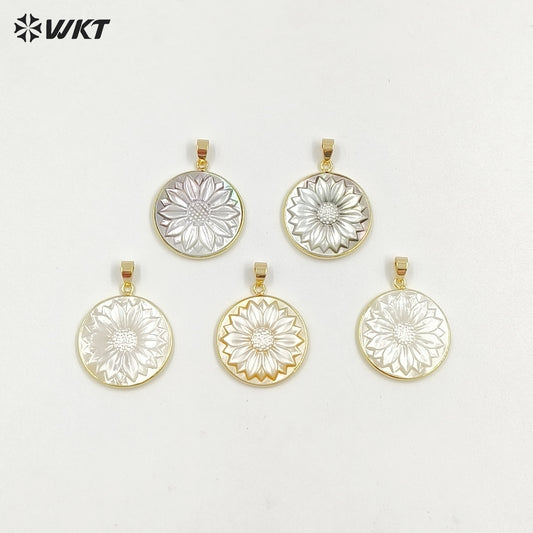 WT-JP417 Lovely Pretty Handmade Carved Natural Sea Shell Round Sun Flowers Jewelry Pendants For Friend gift