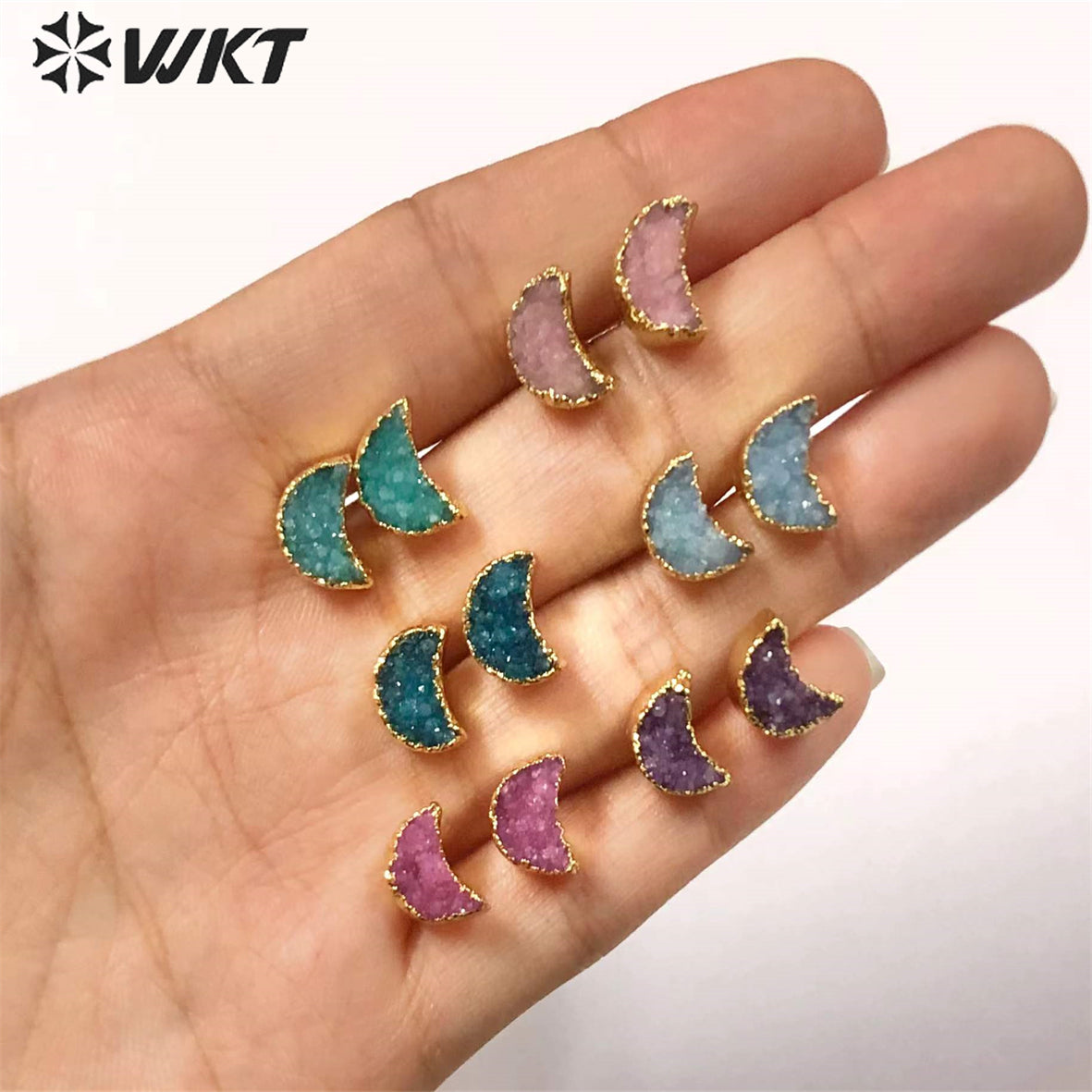 WT-E282 Design Lovely Natural Druzy Quartz Crescent Earring Colorful Tiny Moon Quartz Stud Earring With 24k Gold Electroplated