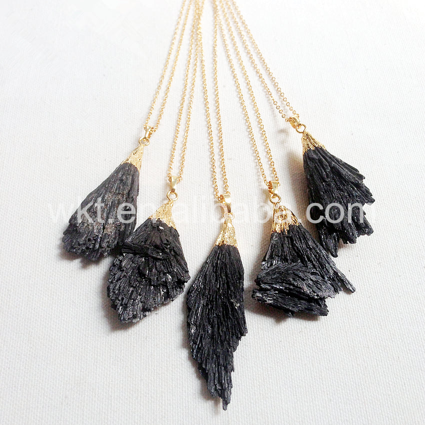 WT-N696 Newest Fashion Design Natural Raw Black Kyanite Necklace Gold Plated Raw Black Kyanite Necklace