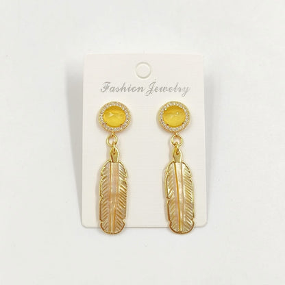 WT-MPE145 Best Selling Stylish Elegant 18K Gold Plated Natural Colorful Patterned Shell Cat Eye Women Earrings As Special Gift