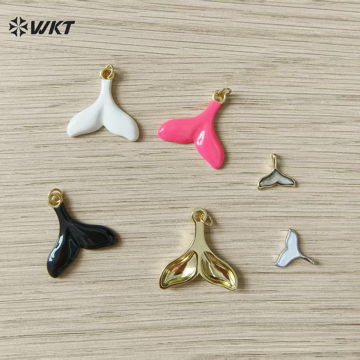WT-MP325 Newest Lovely Gold Electroplated Ocean Series Yellow Brass And Zircon Fishtail Shape Little Pendants For Necklace DIY