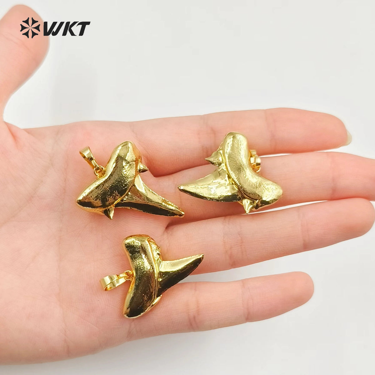 WT-P248 Crescent Fashion Pendant 18k Real Gold Plating Pendant Wholesale Tooth Shaped Amazing Crescent Pendant