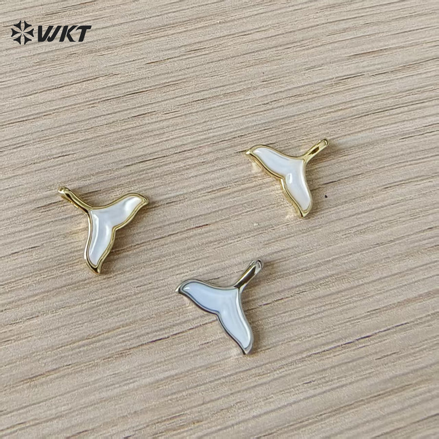 WT-MP325 Newest Lovely Gold Electroplated Ocean Series Yellow Brass And Zircon Fishtail Shape Little Pendants For Necklace DIY