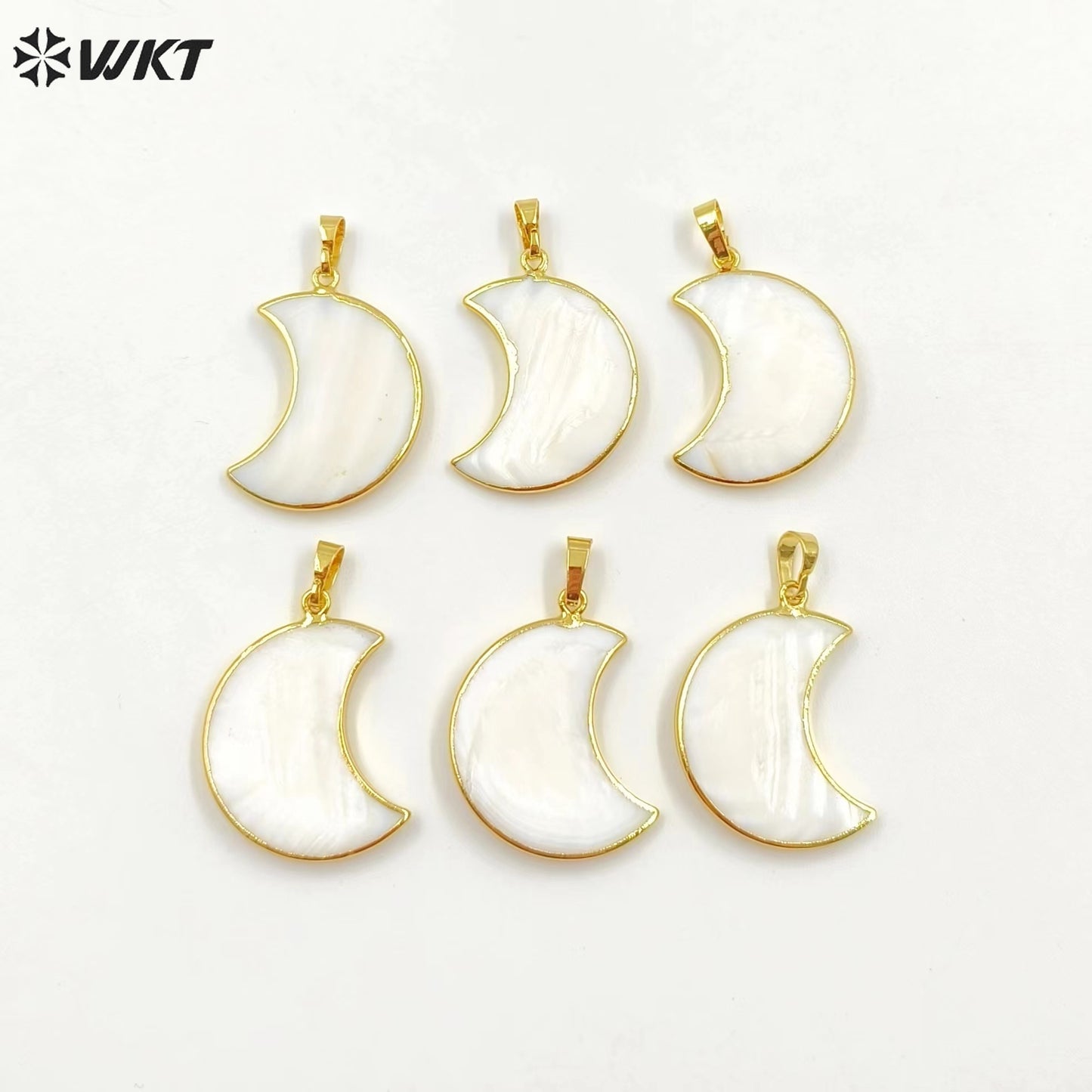 WT-P1137 New Arrival Wholesale High Quality Pure Pearl Moon Pendant with 18K Gold Chic Generous for Gift