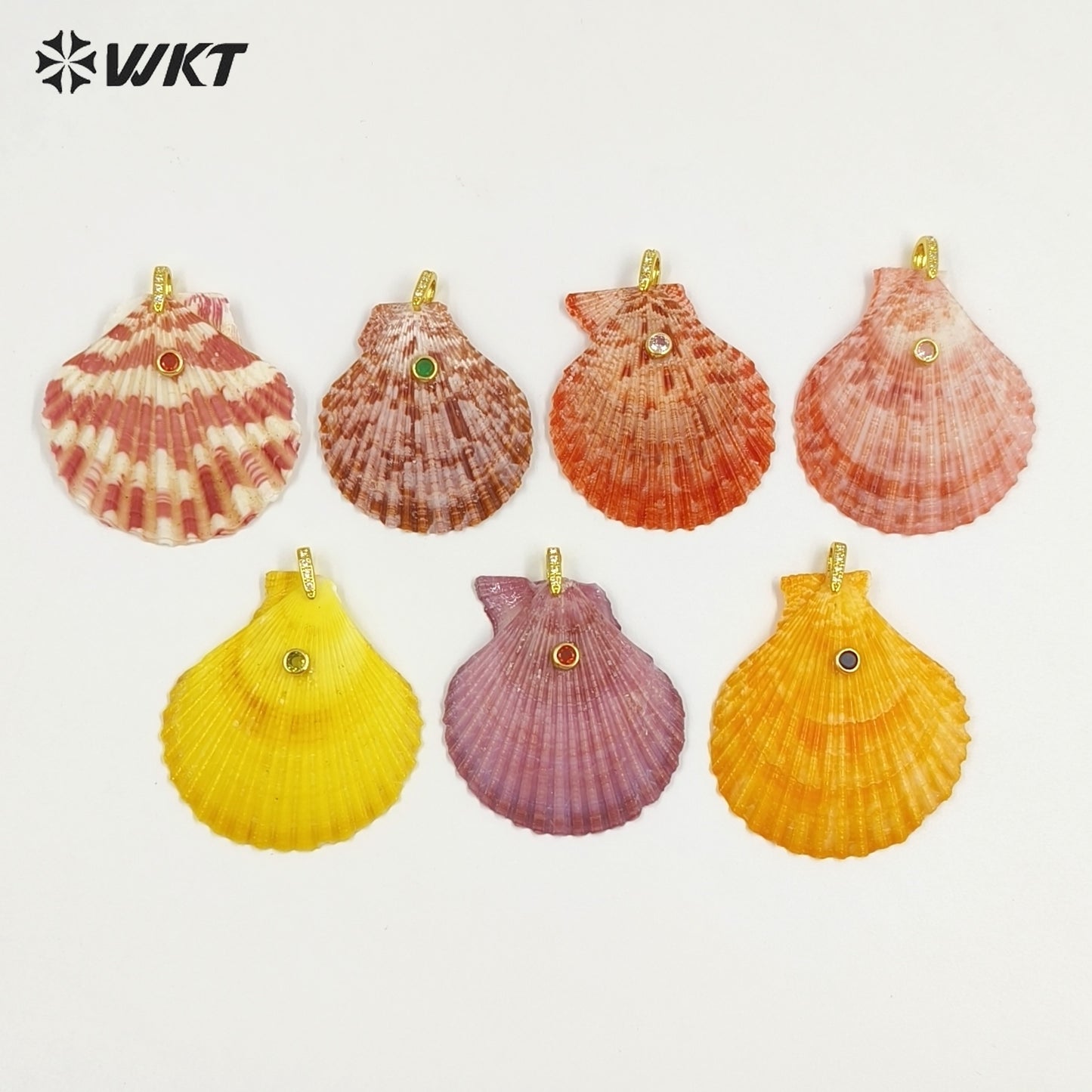 WT-JP504 Newest Items Wholesale Zircon And Natural Colors Scallop Shell Pendants For Friends Party Present Jewelry Making