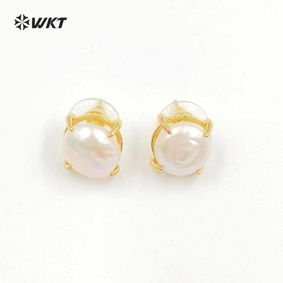 WT-MPE079 Wholesale Gold Plated Natural MOP Shell Earring Women Crescent Horn Earring for Wedding or Office Blue Kyanite& Pearl