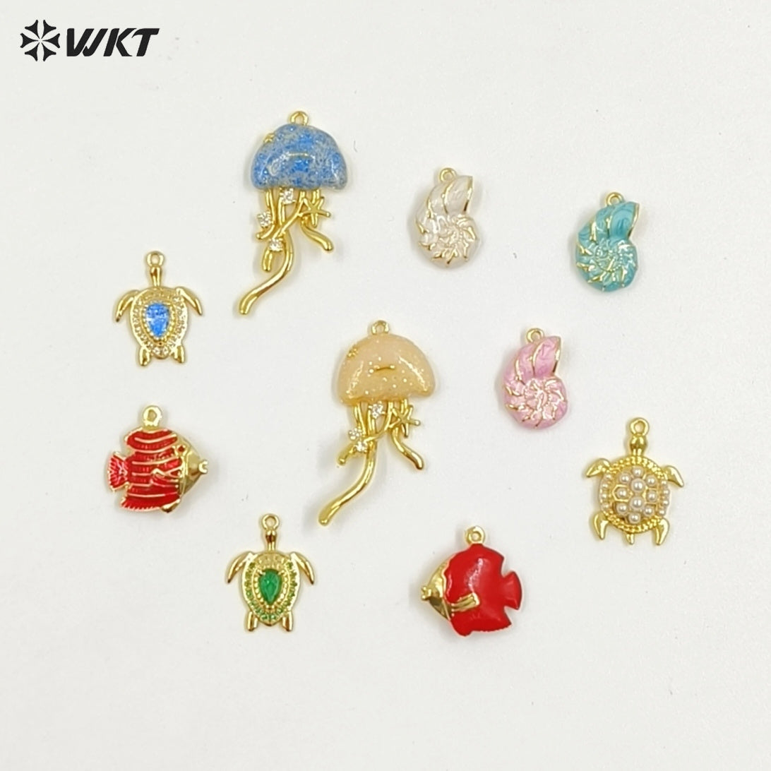 WT-MP309 Interesting Delicate Brass With Drop Oil Gold Plated Marine Animals Sea Turtles Shape Small Pendant For Necklace DIY