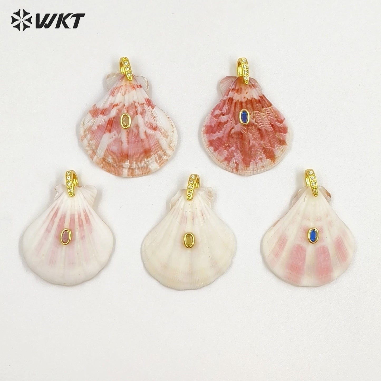WT-JP488 Wonderful Charms Zircon Setting In Natural Shell Gold Pendants For Lady Friends Jewelry Gift Making Accessory