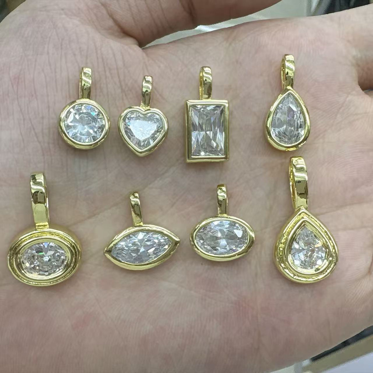 WT-MP334 High Quality Wholesale Round Square Heart Shape White Zircon Tiny Gold Pendants As Handmade Jewelry Accessories