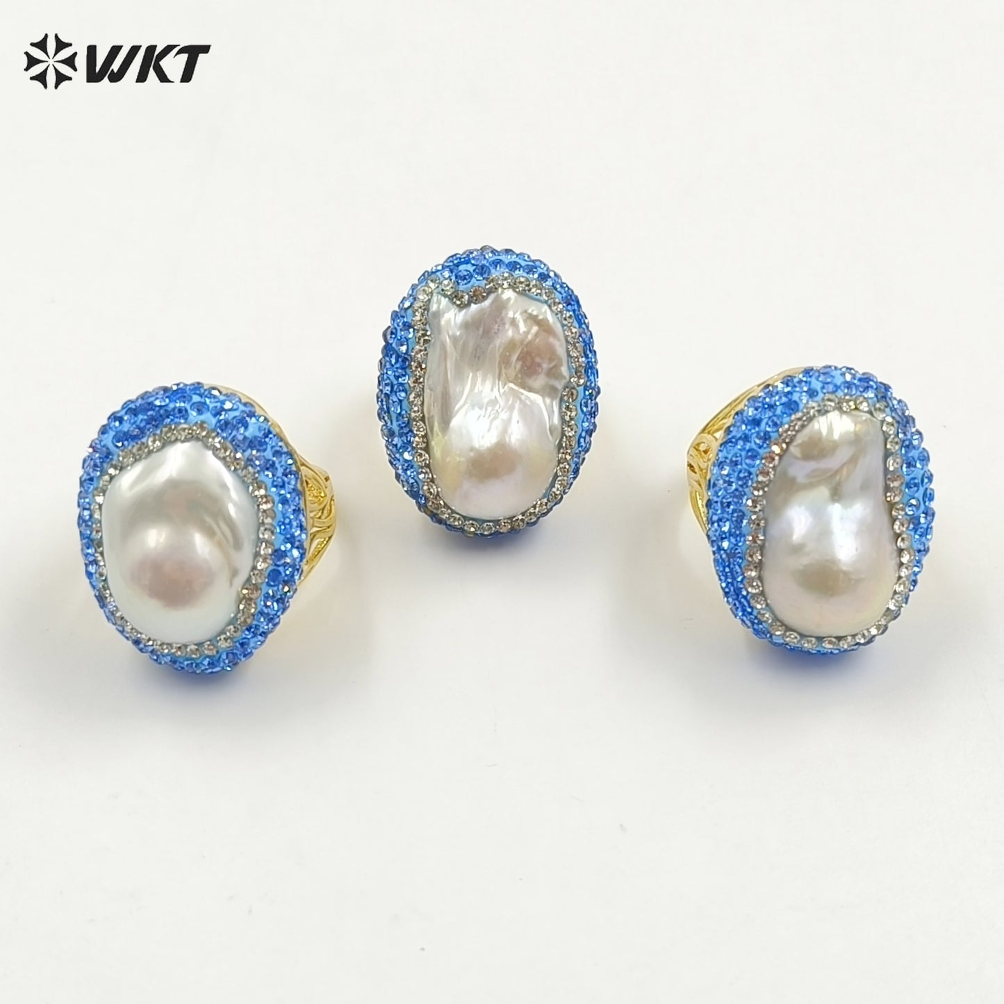 WT-MPR094 Wholesale Fashion 18K Gold Plated Natural Baroque Pearl With Blue Rhinestone Around Women Rings for Gift