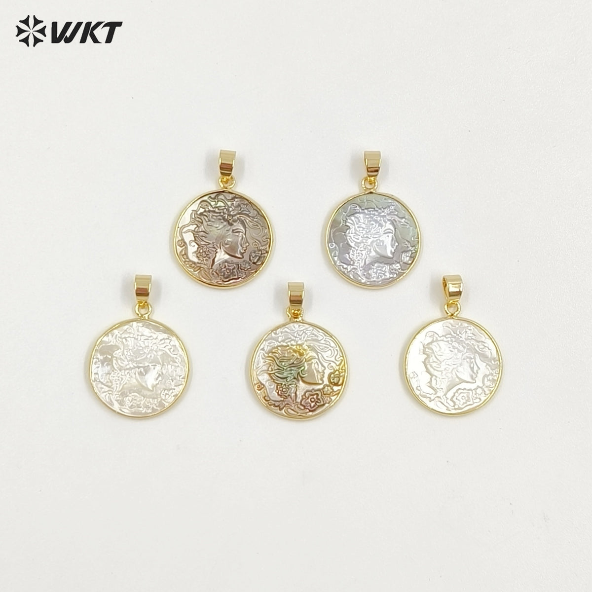 WT-JP418 Wholesale Fashion Gold Bezel Round Laser Carved Natural Shell Cameo Pendant for Necklace Design