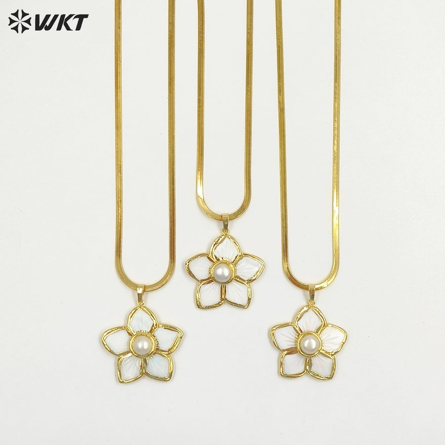 WT-JN326 Wholesale Romantic Necklace Gold Plated Flower Shape Pendant with Shell and Pearl Jewelry Gift for Ladies Party