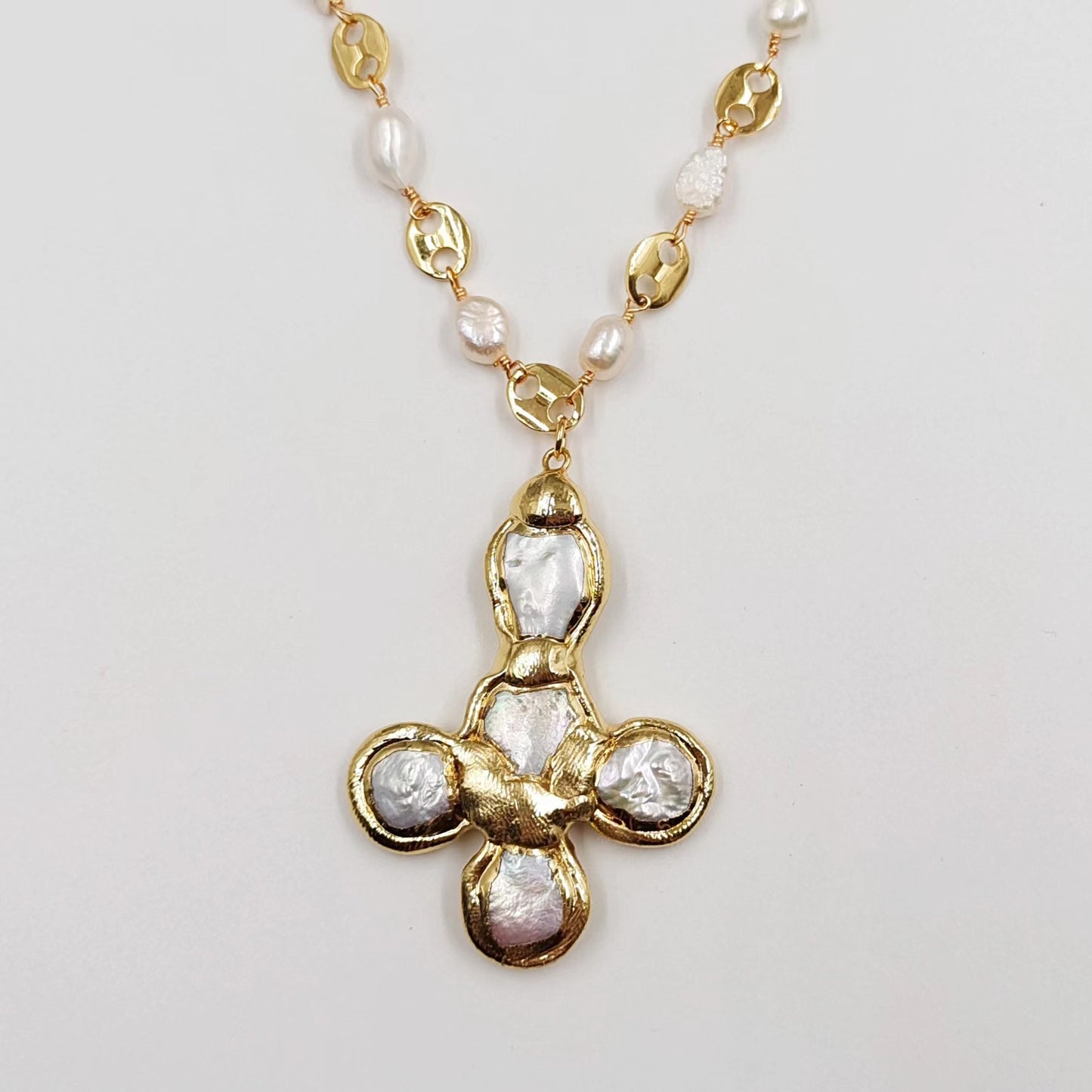 WT-JN248 Wholesale Punk Style  Crystal Quartz/Freshwater Pearl  18 inch Gift For Women   Sun Shaped Gemstone Necklace