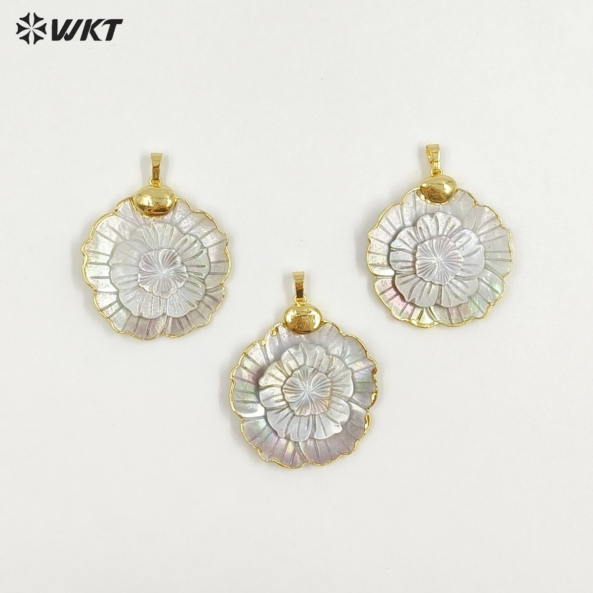 WT-JP442 Good Quality 18K Gold Plated Three Layers Leaves Natural Shell Flower Shape Pendant As Women Necklace DIY Accessories