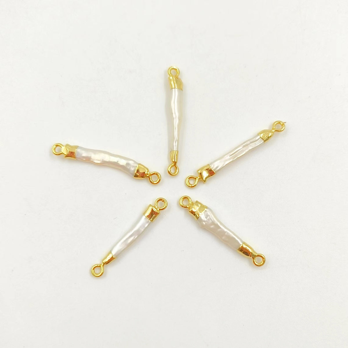WT-C131 WKT Beautiful Fresh Pearl Pendant With Metal Plated Top Connector for Necklace and Bracelet Connector Jewelry Findings
