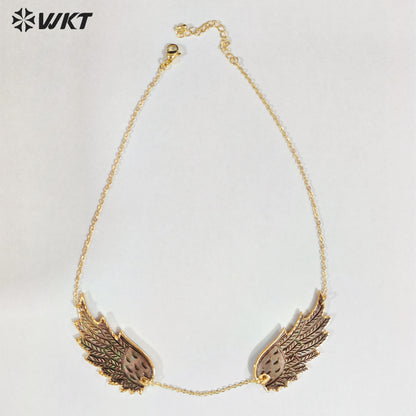 WT-JN385 New Arrival 18K Gold Plated Natural Shell Hand Carved Feathers Shape Pendants Necklace For Lady Fashion Jewelry