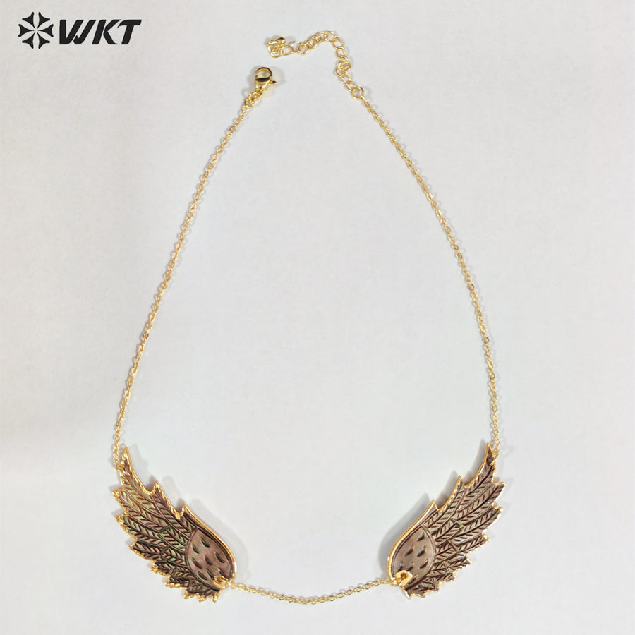 WT-JN385 New Arrival 18K Gold Plated Natural Shell Hand Carved Feathers Shape Pendants Necklace For Lady Fashion Jewelry