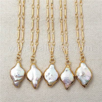 WT-N831 Wholesale Lovely Pearl Shell Necklace,15mm Fashion Natural Pearl With 24k Real Gold Dipped Shell Necklace for Women
