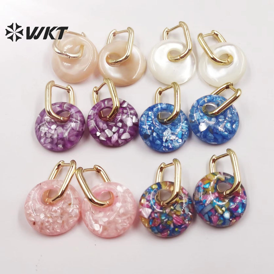 WT-MPE074 Women's Earring Gifts Adorable Petite Shell with Enamel Earrings Colorful Round Pendant 18k Real Gold Plated Earrings