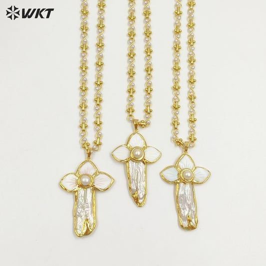 WT-JN327 Exquisite Natural Pearl and Shell Pendant Necklace 18K Gold Plated Beautiful Chain Elegant Ladies Daily Decoration