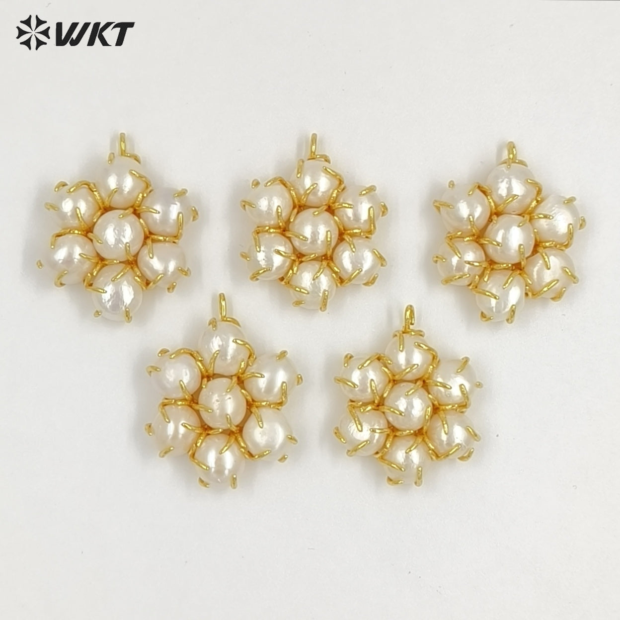 WT-JP489 Beautiful 18K Gold Plated Natural Freshwater Pearls Decorated Flower Shape Pendant For Female Necklaces Making