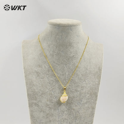 WT-JN023 New Arrivals! Wholesale Natural Shell Necklace Genuine Sea Shell Trumpet Pendants With Gold Color Plated for Lady Girl
