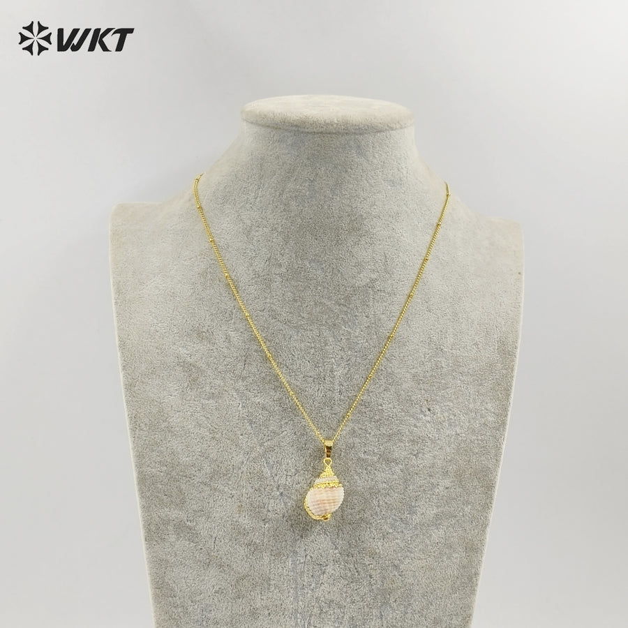 WT-JN023 New Arrivals! Wholesale Natural Shell Necklace Genuine Sea Shell Trumpet Pendants With Gold Color Plated for Lady Girl