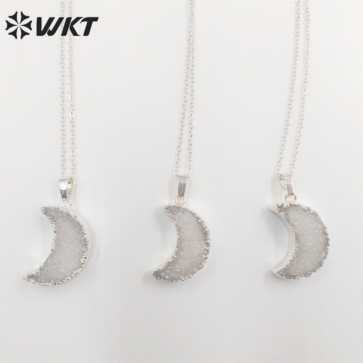 WT-N541 Lovely Natural Crystal Quartz Angel Druzy Crescent Moon Necklace with Gold Dipped Fashion Hot Gold Druzy Moon Necklace