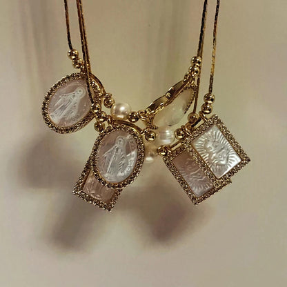 WT-JN217 Amazing New Religion Lady of Guadalupe Medal Necklace 18k Real Gold Plated Virgin Mary MOP Carved Grace Necklace