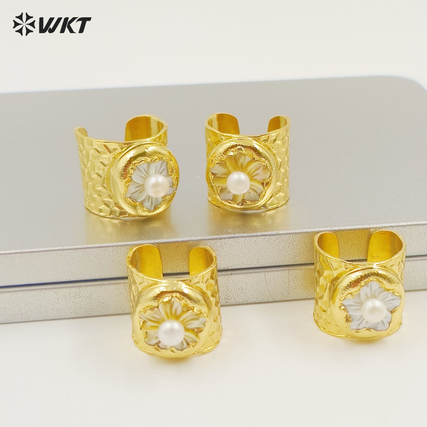 WT-MPR120 Hot Elegant 18K Gold Plated and Silver Delicate Flower Pearl Special Grain Ring for Stylish Women As Daily Decoration