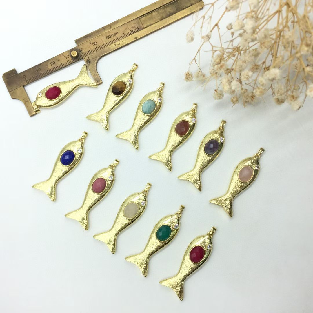 WT-MP319 Dainty Cute Gold Plated Natural Gemstones And Zircon Hollow Design Fish Shape Pendants For Girls Necklace Making
