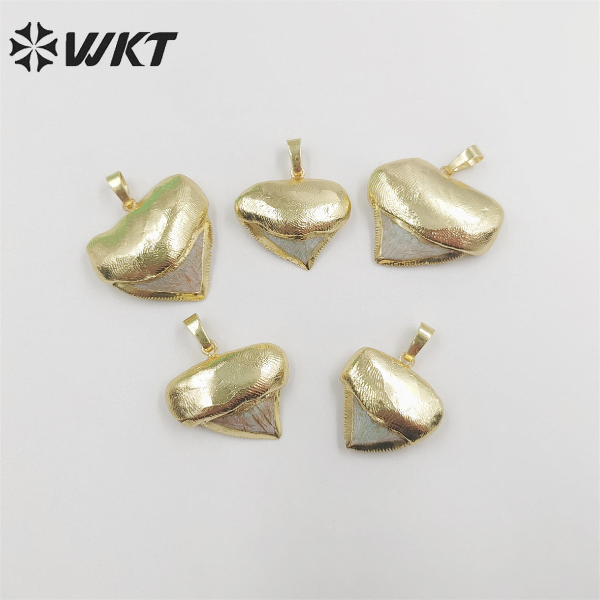 WT-P1854 Amazing Gold Plated Natural Shark Teeth Pendants Unique Fashion Tooth Necklace Pendant Jewelry Friend Gift Specimen
