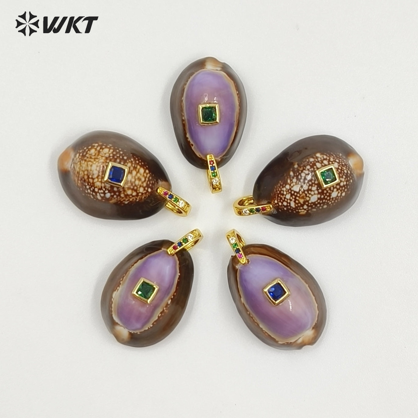 WT-JP494 Wonderful Snow Mountain Cowrie Setting In Square Zircon Pendant As Popular Necklace Jewelry Decorative Accessory
