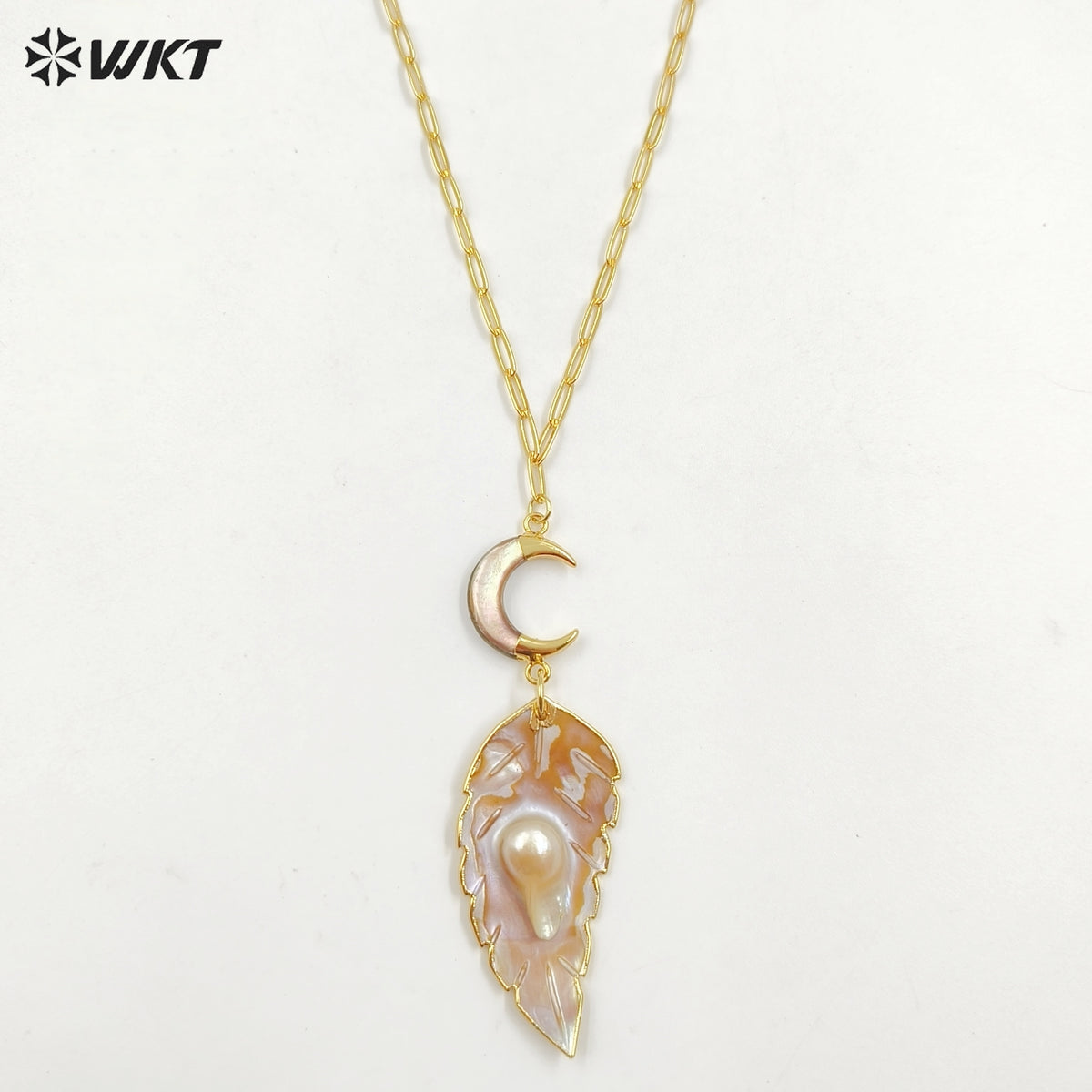 WT-JN308 New Design Fantastic 18K Gold Plated Moon Leaf Shaped Irregular Natural Shell Necklace for Women As Anniversary Gift