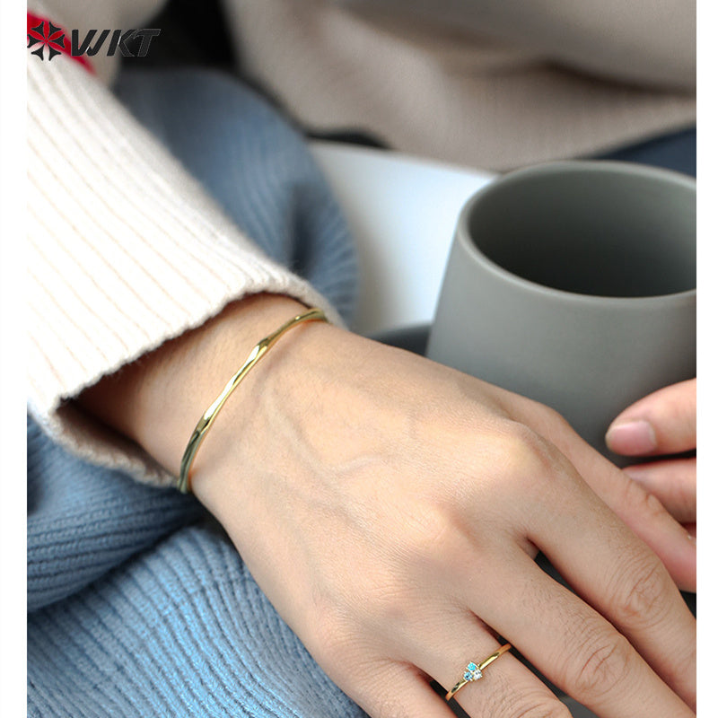 WT-B645 New Fashion Design 18K Real Gold Plated Resist Tarnishable Adjustable Open Size Lady Brass Simple Bangle