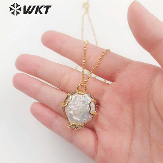WT-JN233 Wholesale Newest Fashion Round Claw Setting Freshwater Pearl Necklace Gorgeous Coine Pearl Necklace