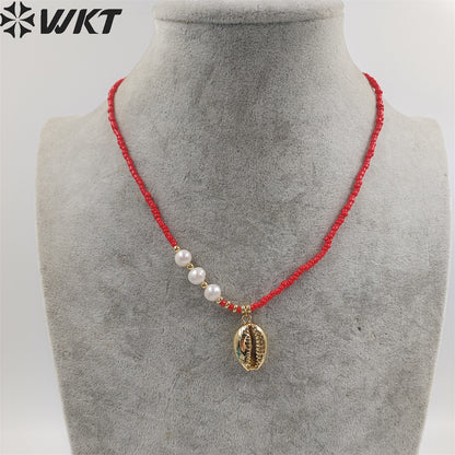 WT-JN211 Women Chic Vintage Summer Natural Sea Cowrie Necklace 2mm Tiny Ceramic Beads 16 Inch Long Conch Shell Charm Necklace