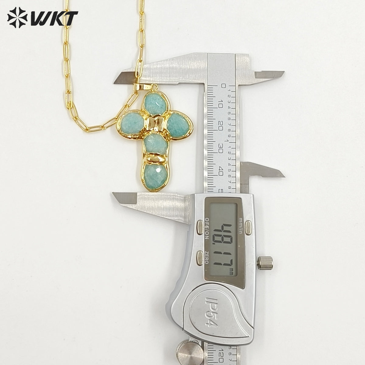 WT-N1543 Factory Wholesale High Quality 18K Gold Plated Natural Gemstone Cross Shape Pendant Necklaces As Women Trendy Jewelry
