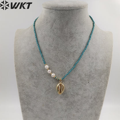 WT-JN211 Women Chic Vintage Summer Natural Sea Cowrie Necklace 2mm Tiny Ceramic Beads 16 Inch Long Conch Shell Charm Necklace