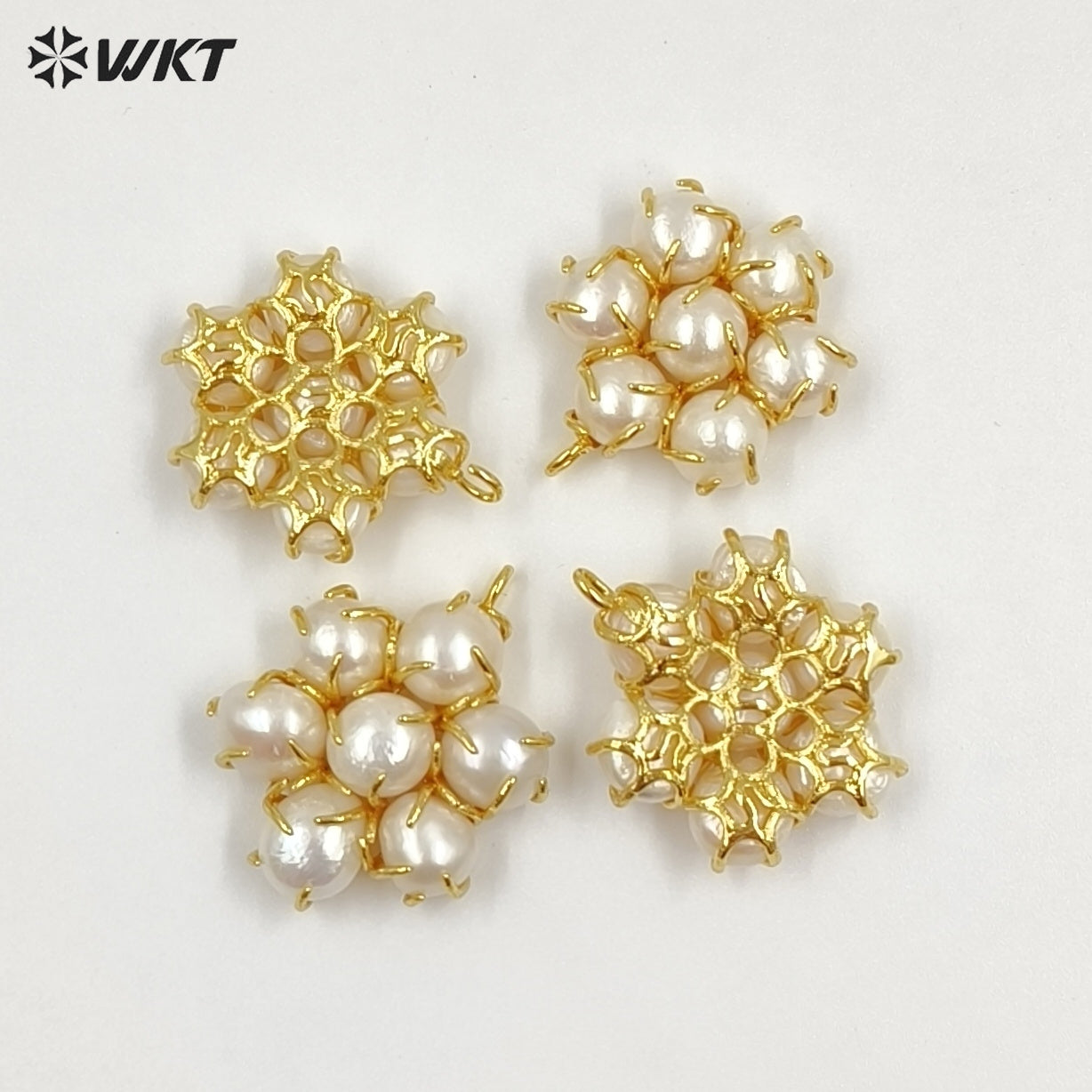 WT-JP489 Beautiful 18K Gold Plated Natural Freshwater Pearls Decorated Flower Shape Pendant For Female Necklaces Making