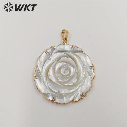 WT-JP309 Wholesale Fashion Gold Plated on Trim Natural Hand Carved Rose Flower Shell Pendant Lovely Welding Pendant