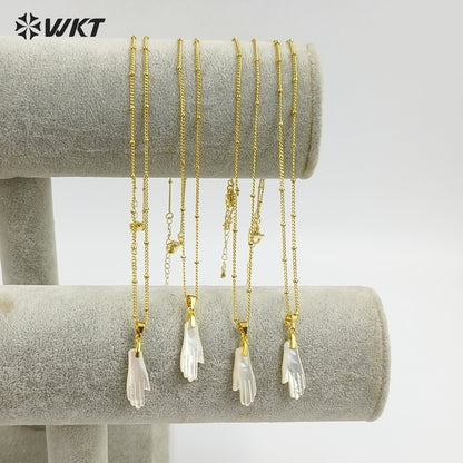 WT-JN395 Delicate Gold Thin Chain With Mother Of Pearl Hand Shape Little Pendant Necklace For Female Elegant Daliy Jewelry