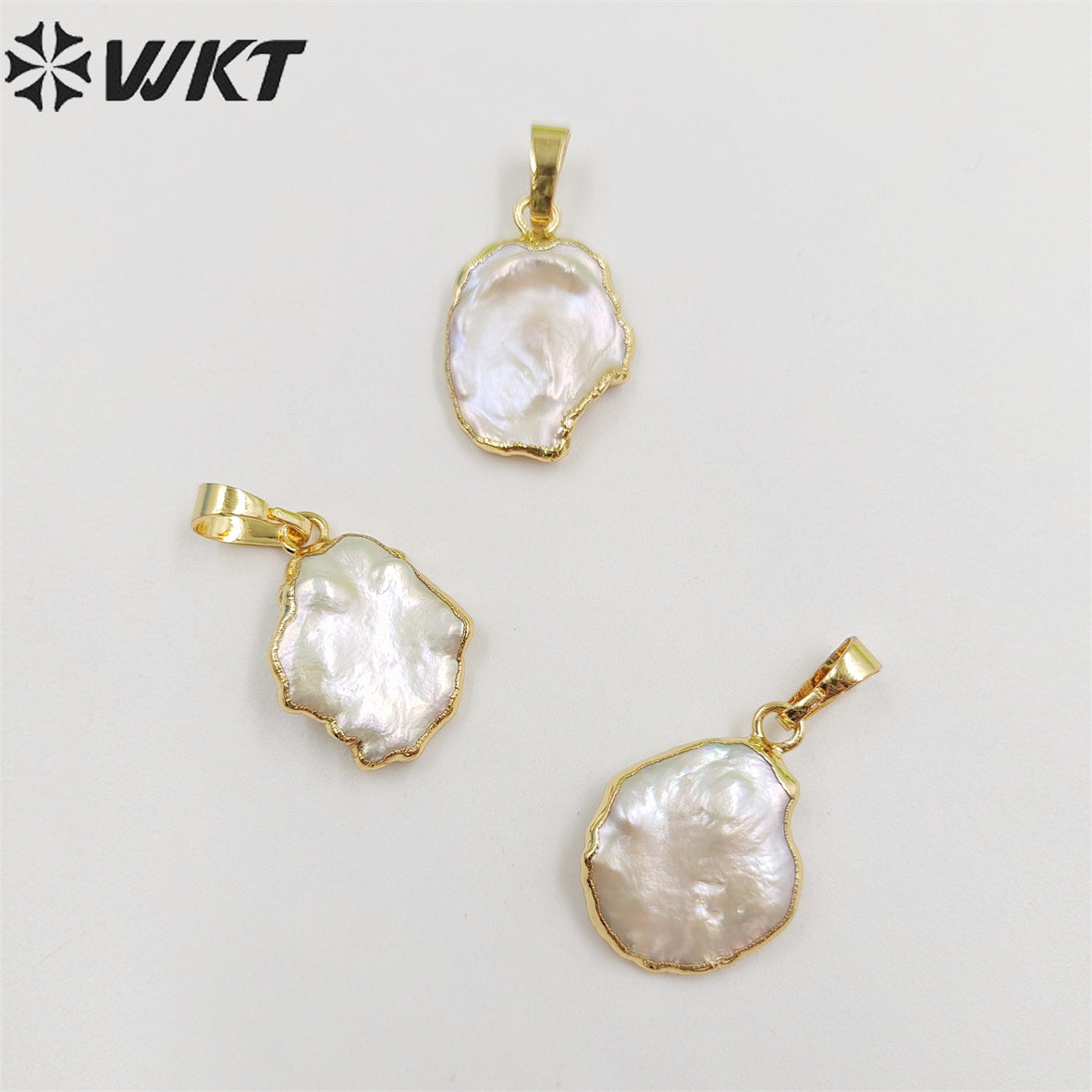 WT-P656 Wholesale Unique Natural Freeform White Freshwater Pearl Pendant Gold Edges Pendant DIY Jewelry Making